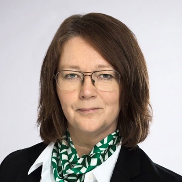 Sari Eklund headshot