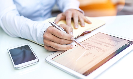 Using a mobile application with a stylus