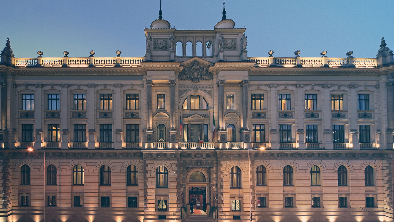 Carlo IV, The Dedica Anthology facade