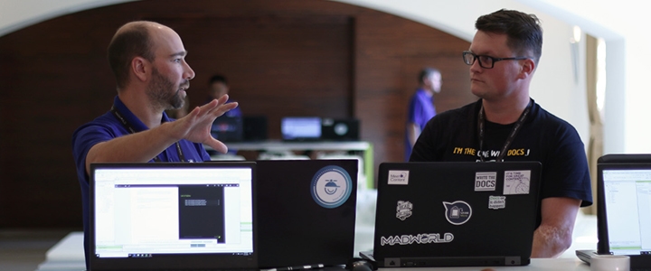 Closeup of a support session in the MadWorld Support Lounge