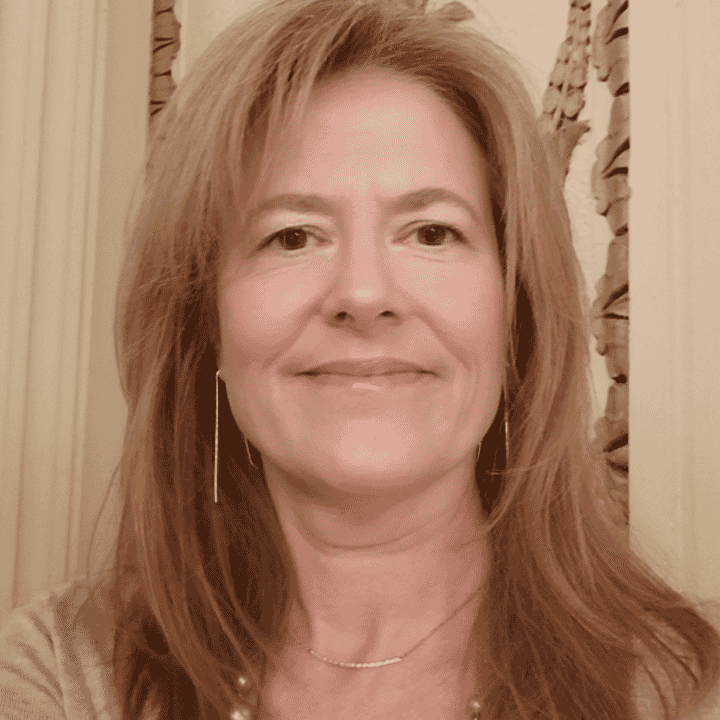 photo of Lesley Ruby