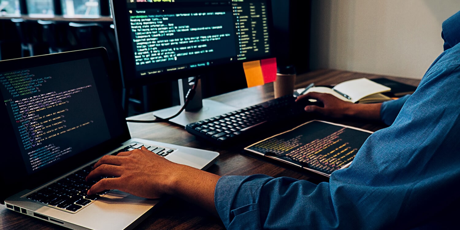 Photo of someone browsing the Zend Studio Online Help on a tablet